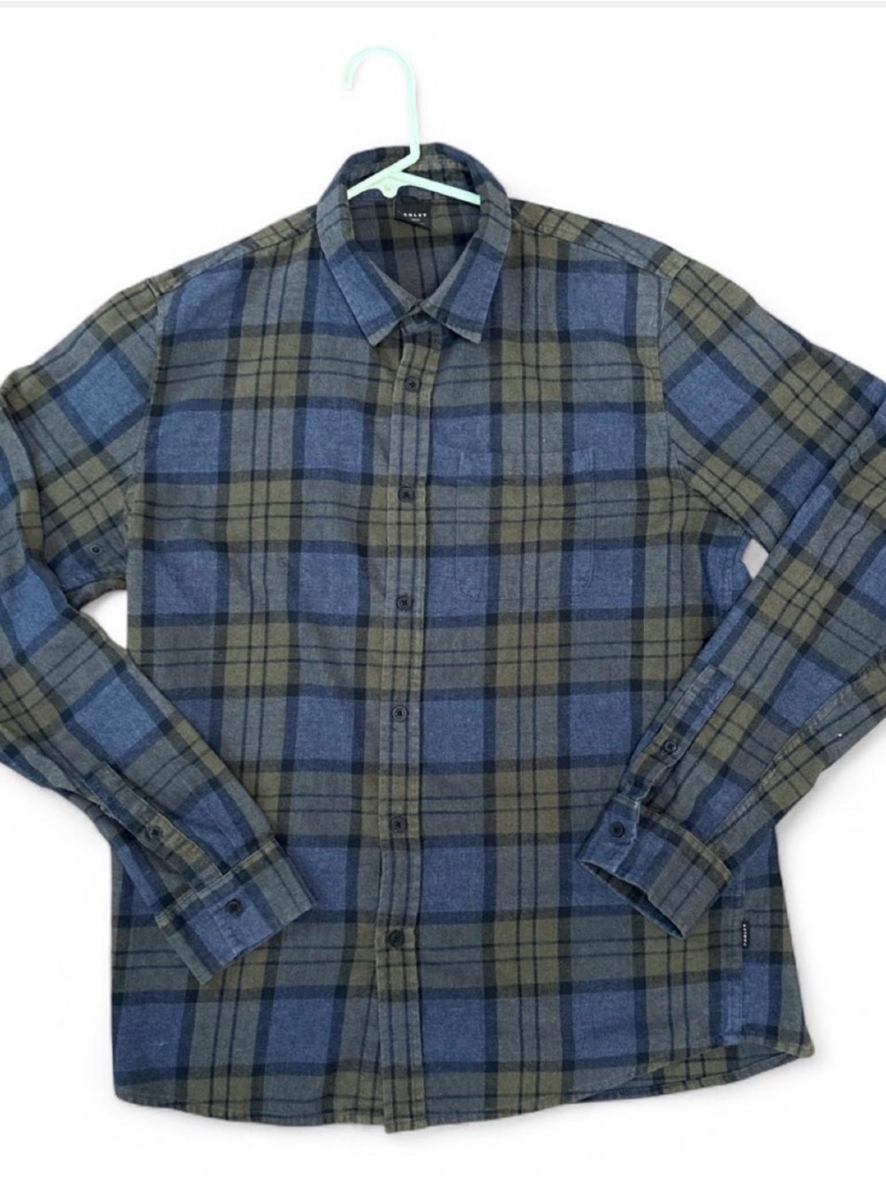 Oakley Custom Fit Plaid Flannel‎ Shirt  M Blue & Olive Plaid Button-Down Shirt